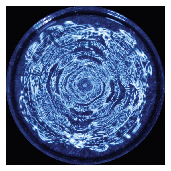 Abstract flowing wave visualization representing multiple breathing rhythm patterns